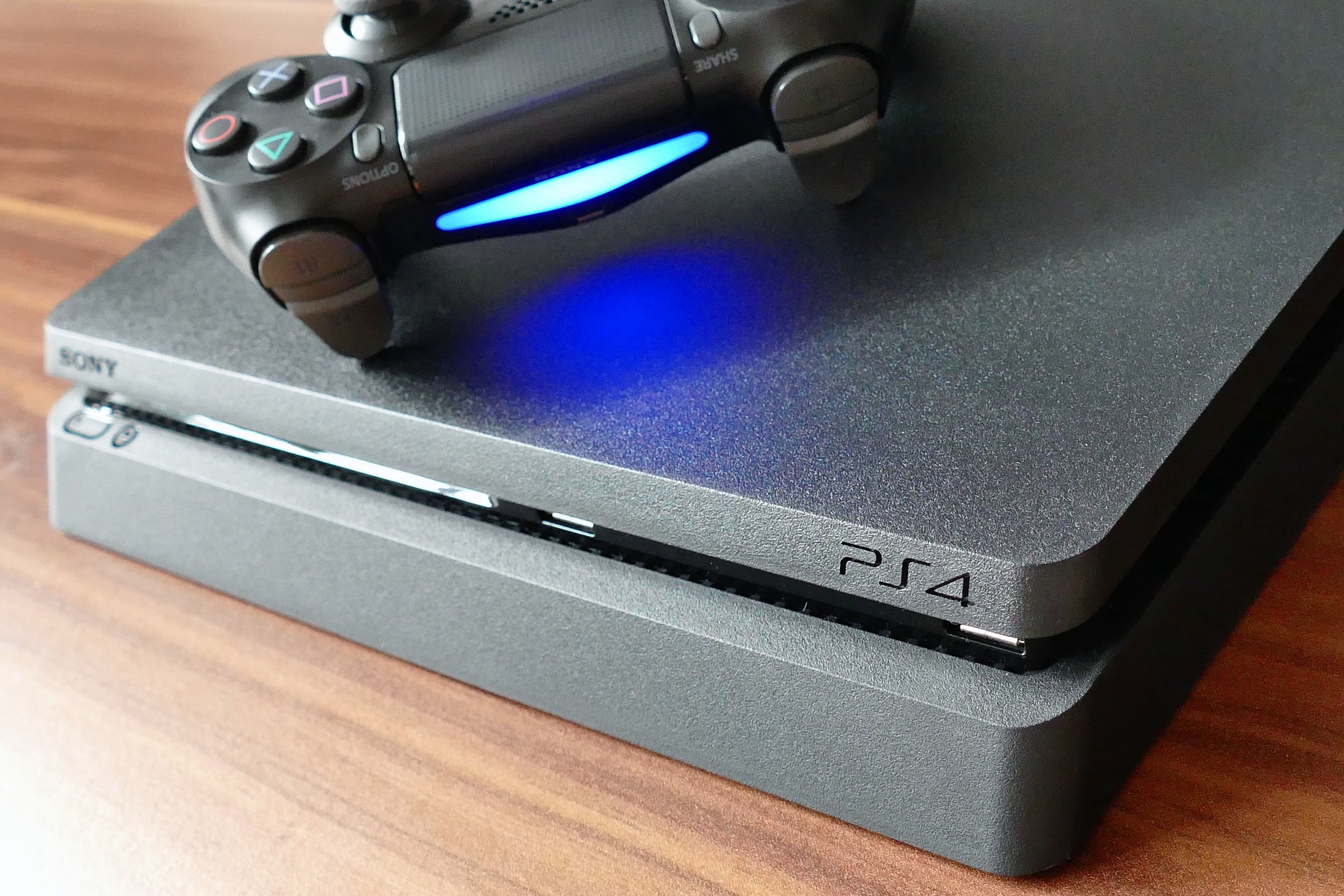 ps4-the-console-makes-the-mess
